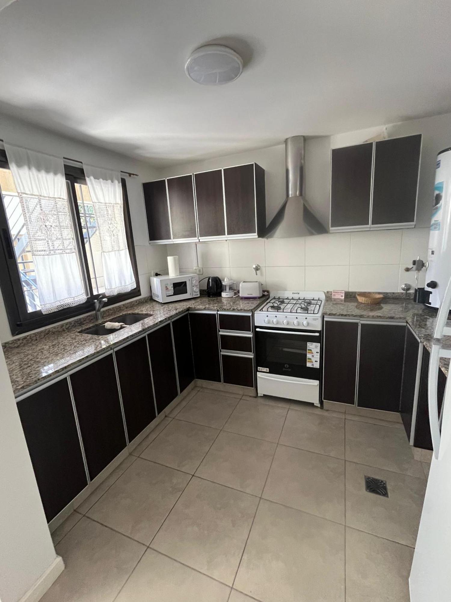 Luminoso Departamento En Zona Residencial Lägenhet Mendoza Exteriör bild